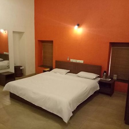 Golden Swan Beach Resort Murud  Luaran gambar