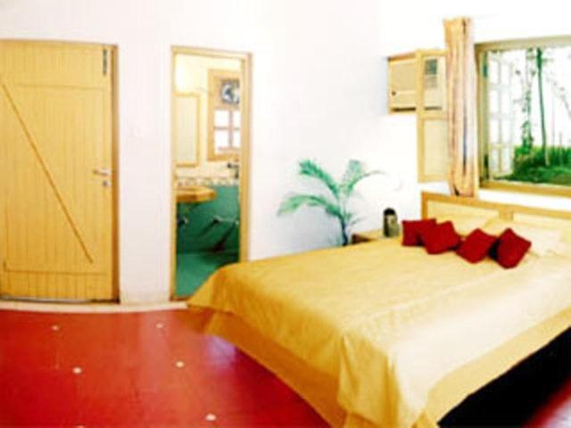 Golden Swan Beach Resort Murud  Bilik gambar