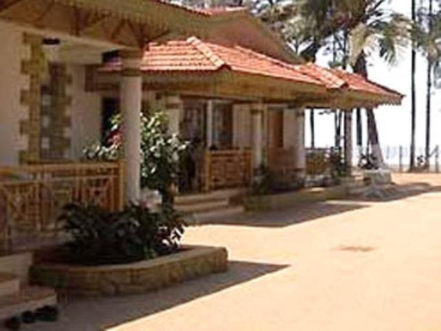 Golden Swan Beach Resort Murud  Luaran gambar