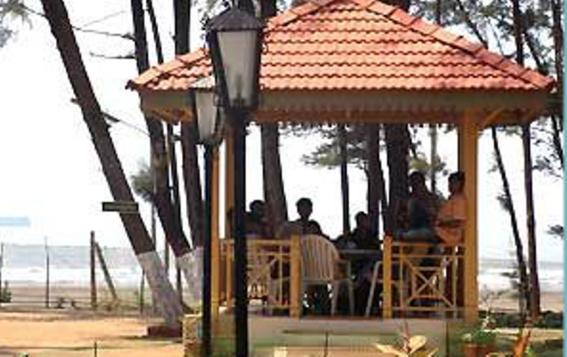 Golden Swan Beach Resort Murud  Luaran gambar
