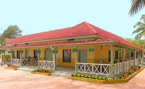 Golden Swan Beach Resort Murud  Luaran gambar